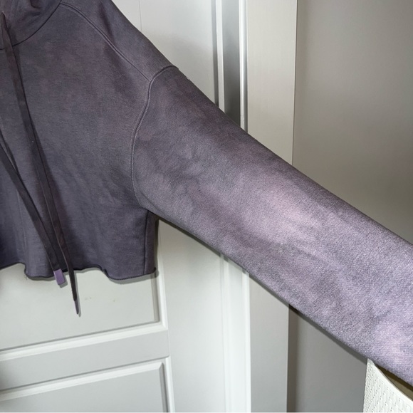 ALO Yoga Cropped Hoodie - Picture 7 of 10